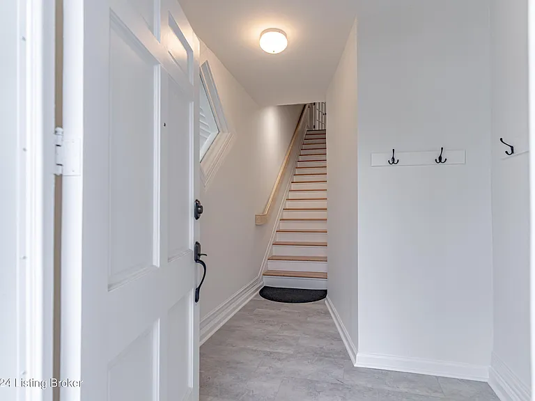 1804 Frankfort Ave #A — Photo 2