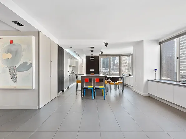 236 E 47th St #27DE, New York, NY 10017