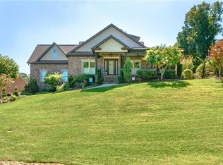 320 Willow Ridge Ln, Winston Salem, NC 27127