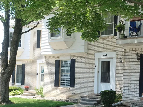 110 Stratford Ln, Rochester Hills, MI 48309