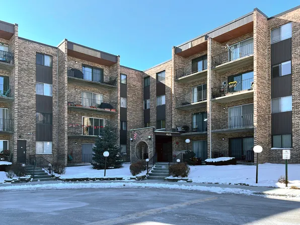 625 W Huntington Commons Rd APT 205, Mount Prospect, IL 60056