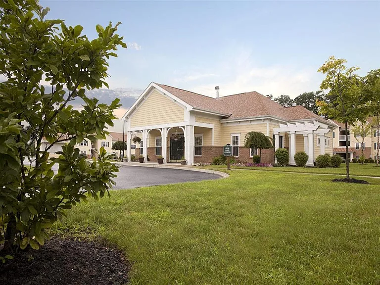 600 Spring Manor Cir — Photo 7