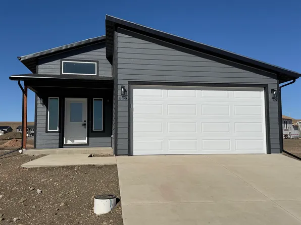 892 Vicksburg St, Box Elder, SD 57719