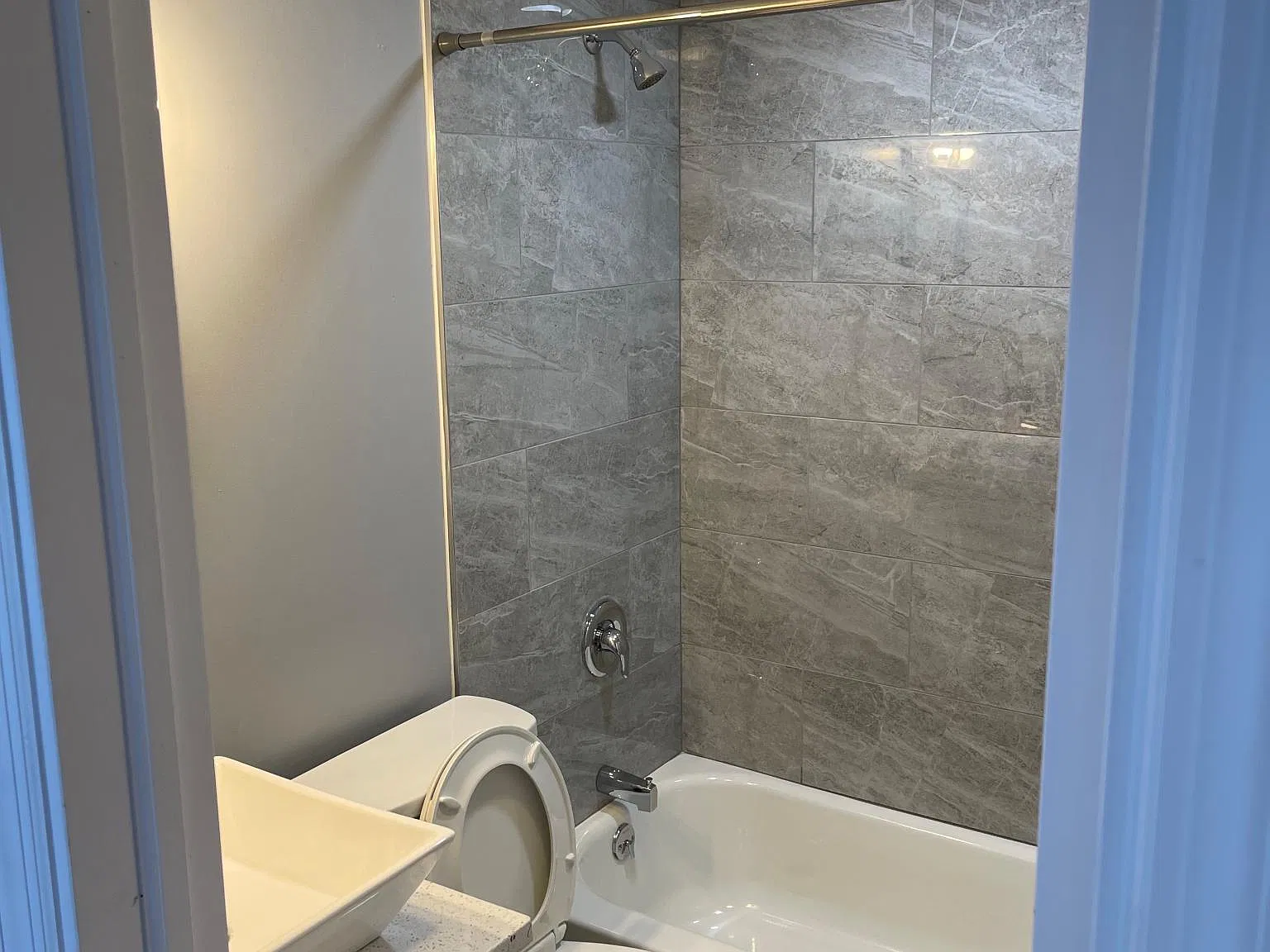 325 Forest Ave — Photo 4
