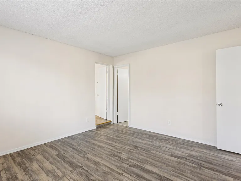 735 E South Mountain Ave — Photo 26
