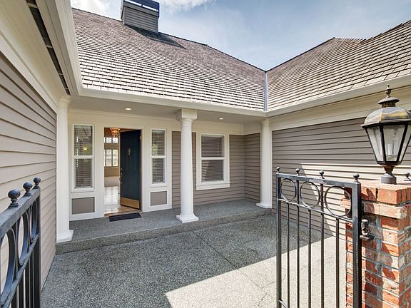 3rd image of 1258 108th Ave NE