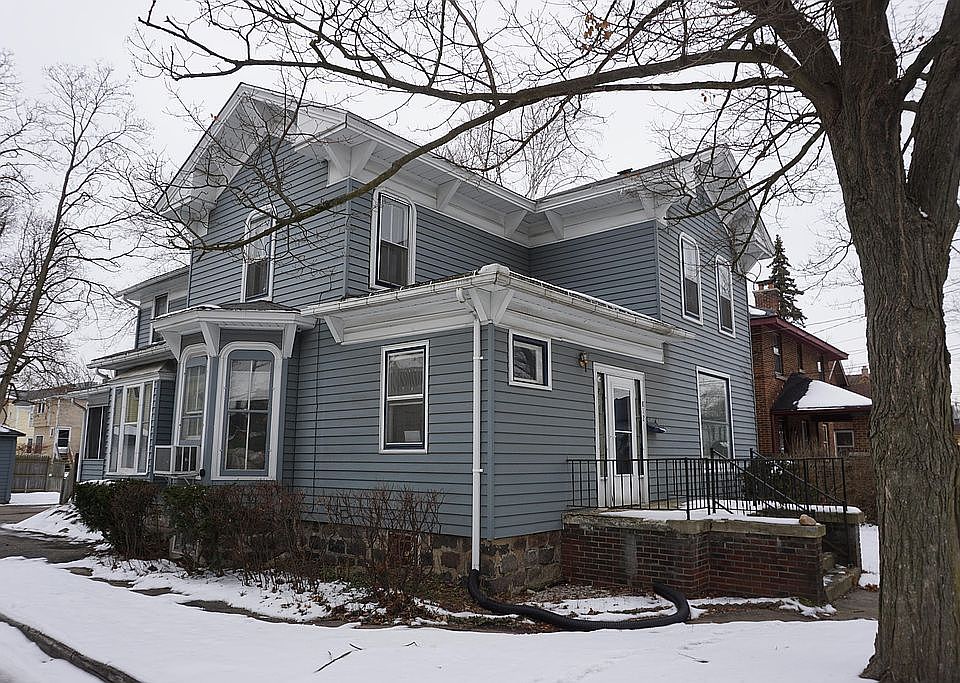 1st image of 812 S Park St