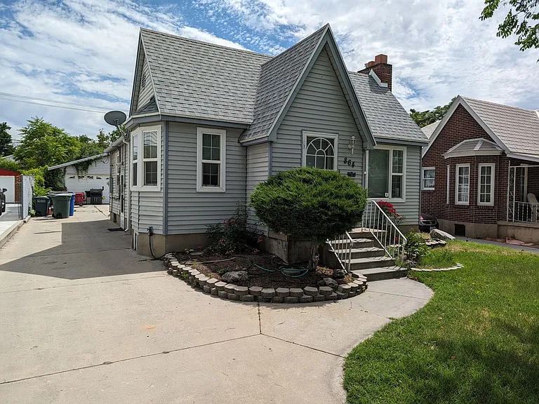 864 E Bryan Ave — Photo 1