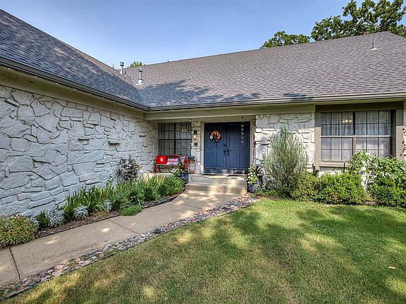 2nd image of 3121 Bahama Dr