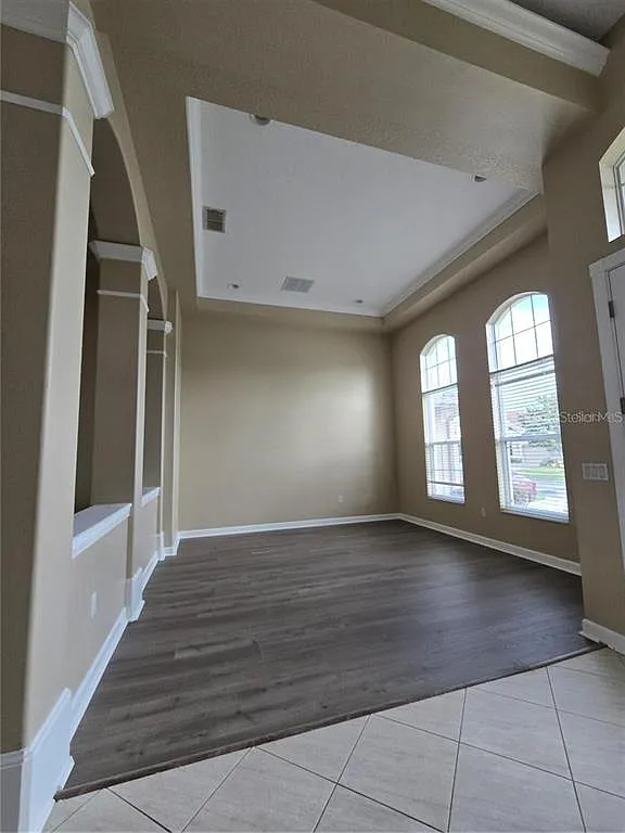 5 bed, 4.0 bath, 3812 sqft, $3,400 — Photo 4