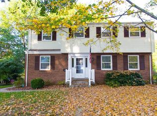 5704 Scenic View Dr, Bethel Park, PA