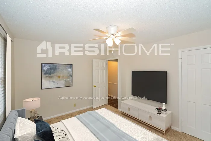 2592 Fairview Blvd — Photo 8