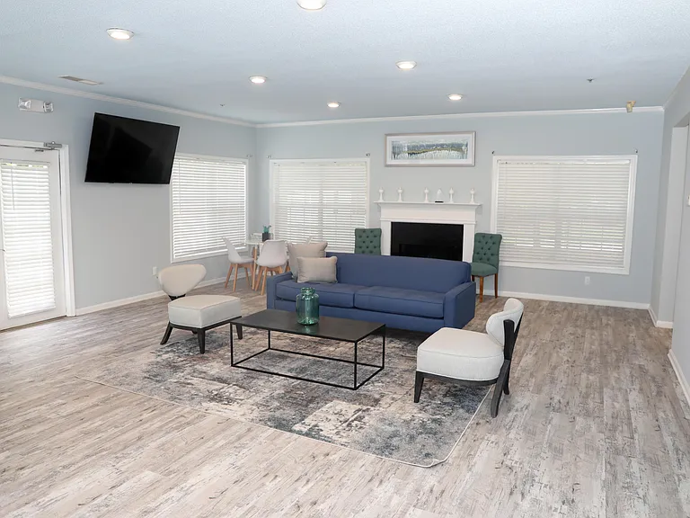 Bristol Creek Apartment Homes — Photo 17