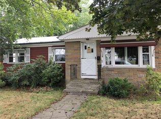 60 Fairweather Ave, Cranston, RI 02910