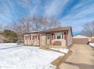 2206 Coronet Rd, Loves Park, IL 61111