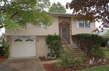 1st image of 527 Newberry Dr