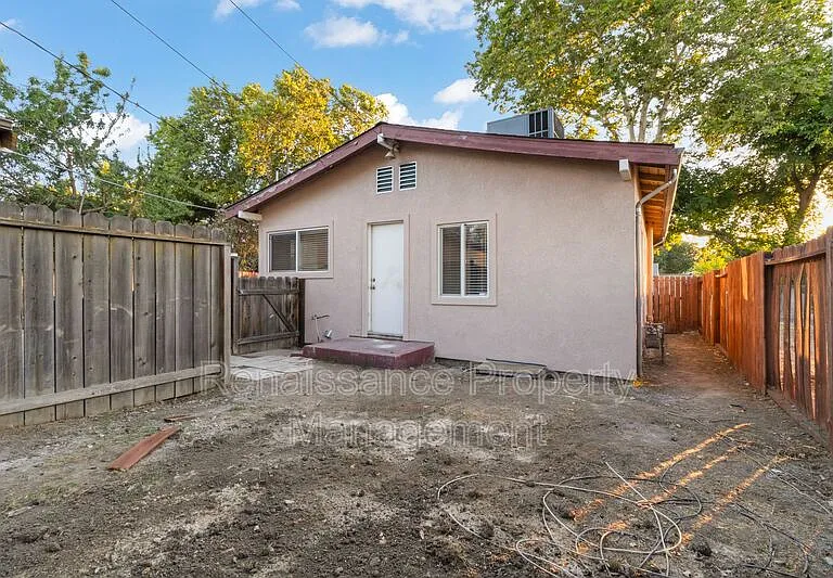 1026 N Windeler Ave #A — Photo 21