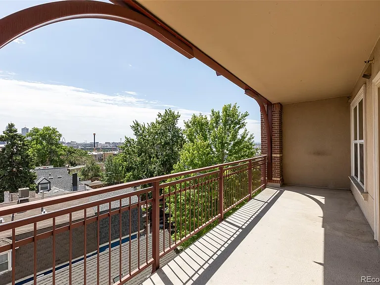 2240 N Clay St #505 — Photo 3