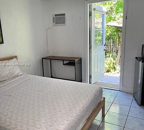 4th image of 410 NW 31st St #2