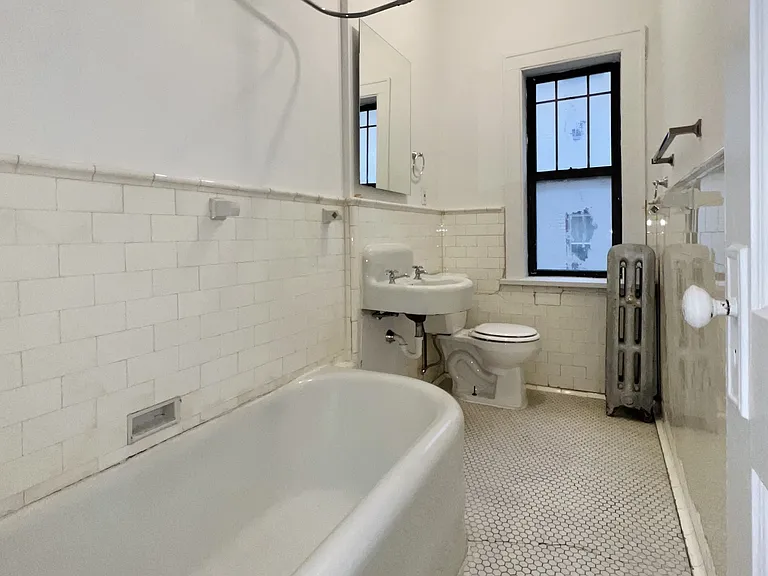 Stevens Square Apartments — Photo 67