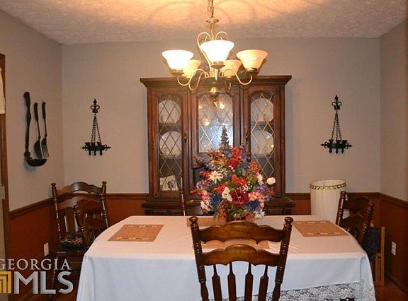 4th image of 540 Forest Hill Dr
