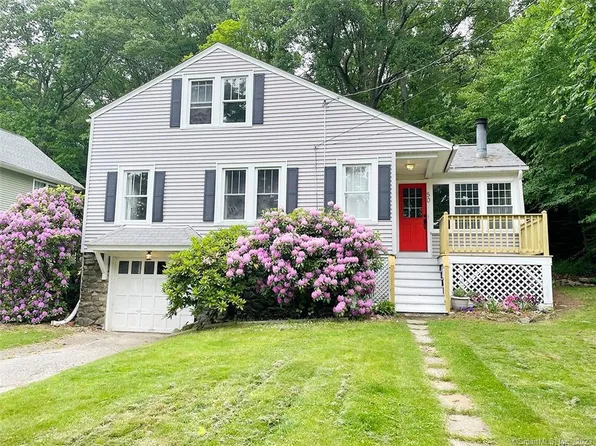 50 White Avenue, Middlebury, CT 06762