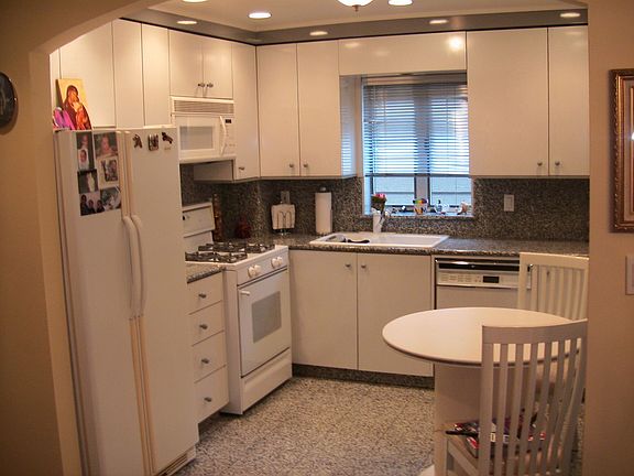 4th image of 2726 E 63rd St