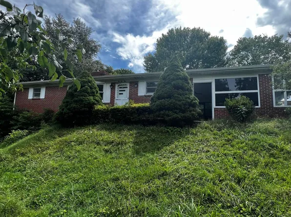 223 N Hawkins St, Rogersville, TN 37857