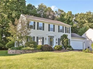 528 Deer Haven Dr, Webster, NY 14580