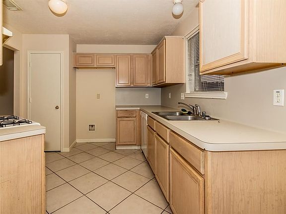 5th image of 18210 Campbellford Dr