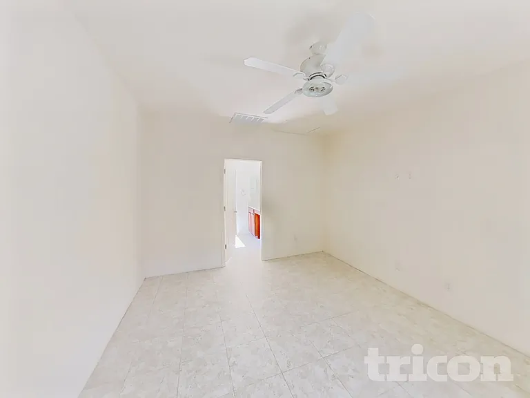 1020 Fishing St — Photo 8