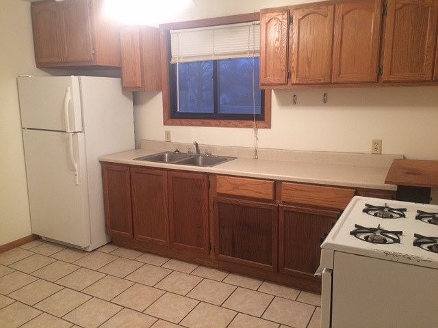 Kitchen with lots of counter space