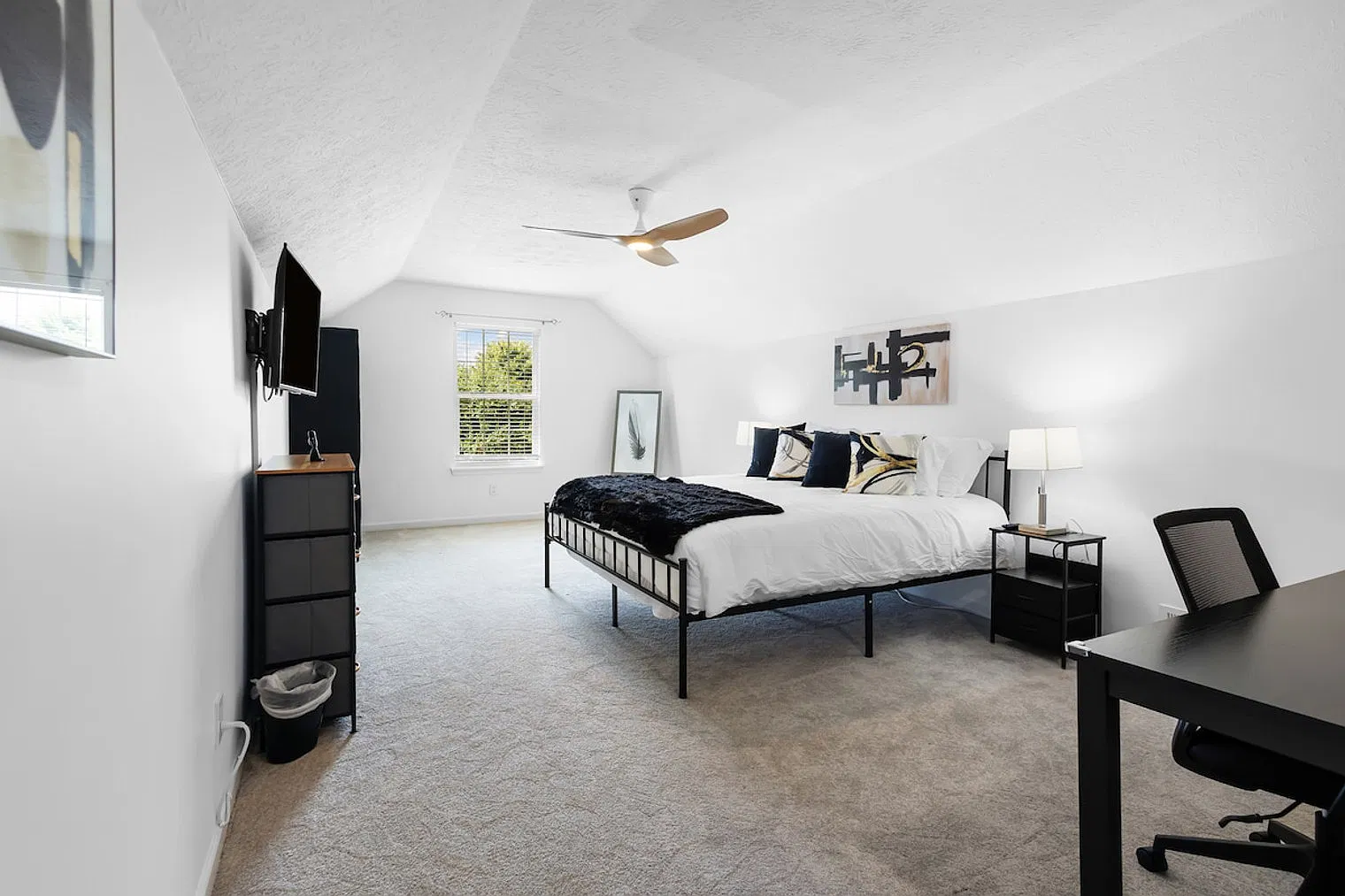 3 bed, 2.0 bath, $14,112 — Photo 3