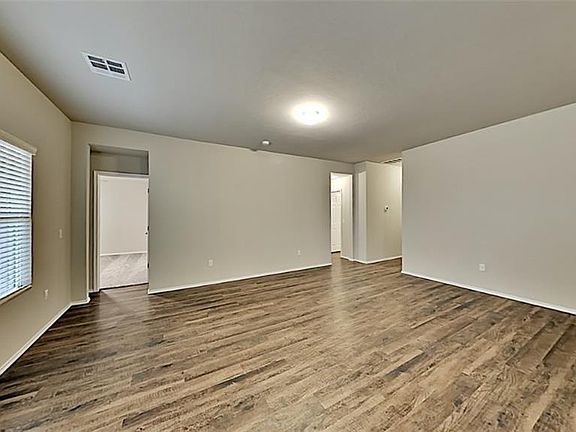 5th image of 1824 Sloane Dr