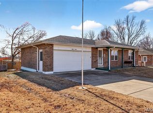 1516 Huncker Dr, Saint Charles, MO 63301