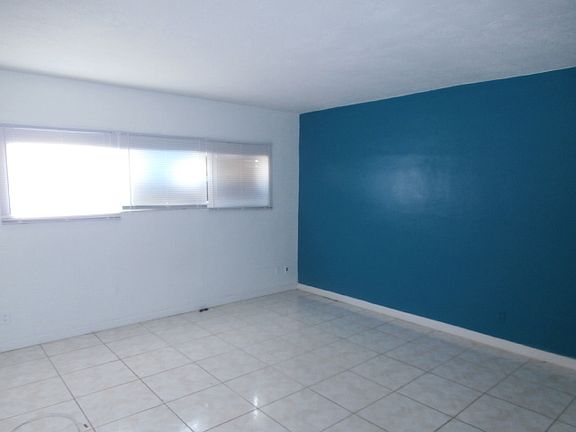 4th image of 1855 NE 121st St APT 5