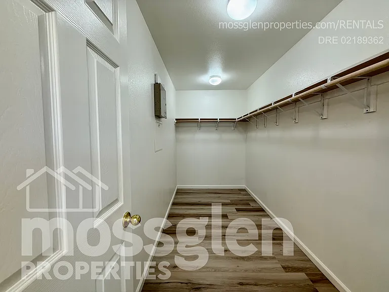 141 Chelwood Ln — Photo 13