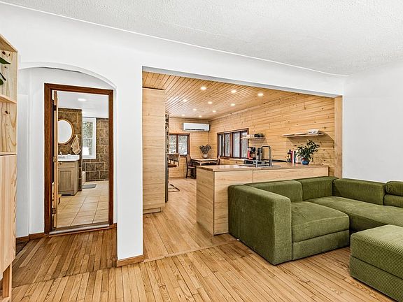 4th image of 4229 Fayre Rd