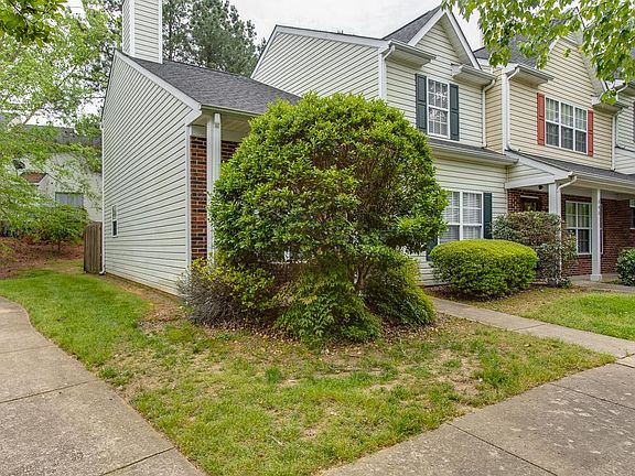 3rd image of 642 Emerald Cove Dr
