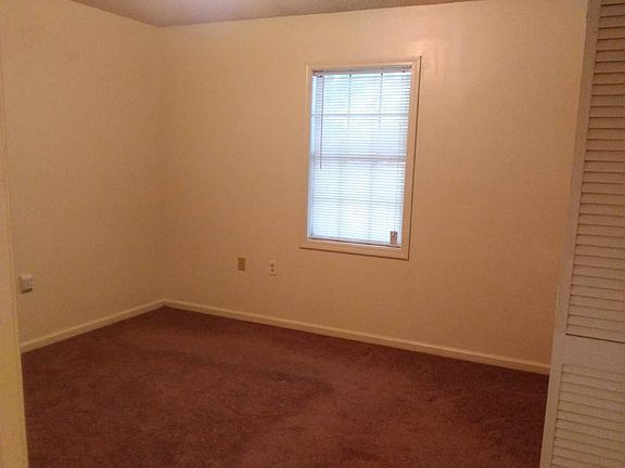 5th image of 121 Woodland Dr #C