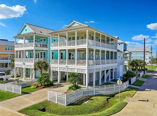 11382 Beachside Dr, Galveston, TX 77554