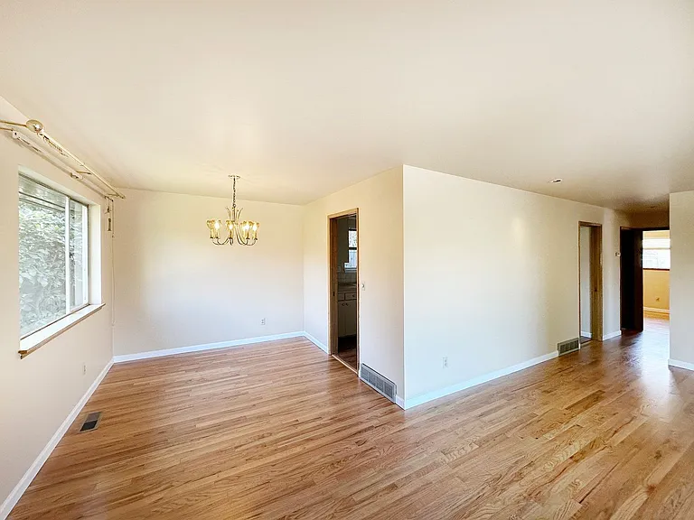 1253 NE 104th St — Photo 7