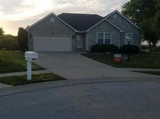 212 S Prairie Rose Cir, Smithville, MO 64089