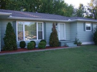 1416 Pineville Rd, Neosho, MO 64850