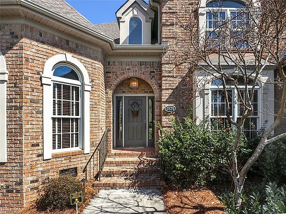 2nd image of 2828 Brennen Ln