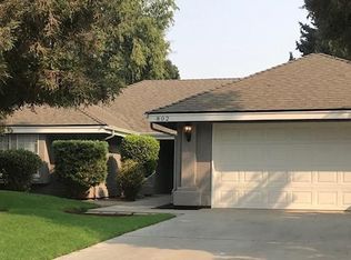 802 N Crenshaw St, Visalia, CA 93291