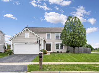 2472 Lenox Dr, Montgomery, IL 60538