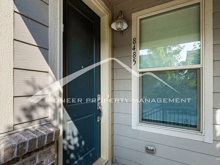 8485 Redpoint Way — Photo 2