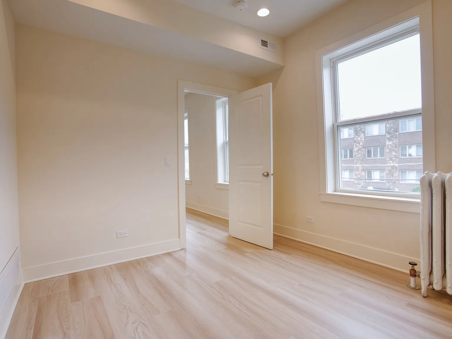 3 bed, 1584 sqft, $3,200 — Photo 1