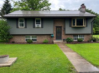 9036 Lake Pleasant Rd, Erie, PA 16509